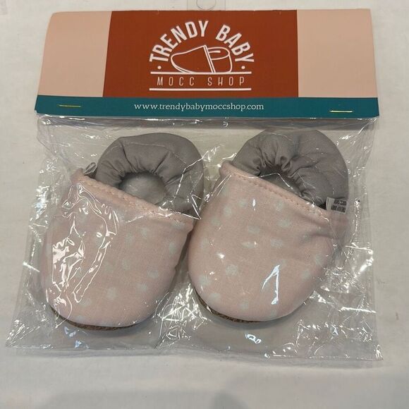 NEW Trendy Baby Mocc Shop Scooter Bootie Baby Shoes Slippers Crib Moccasins Pink - Picture 1 of 2